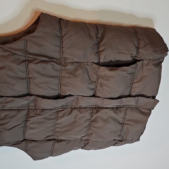 GAP Large Brown Puffer Vest - Picture 3 of 5